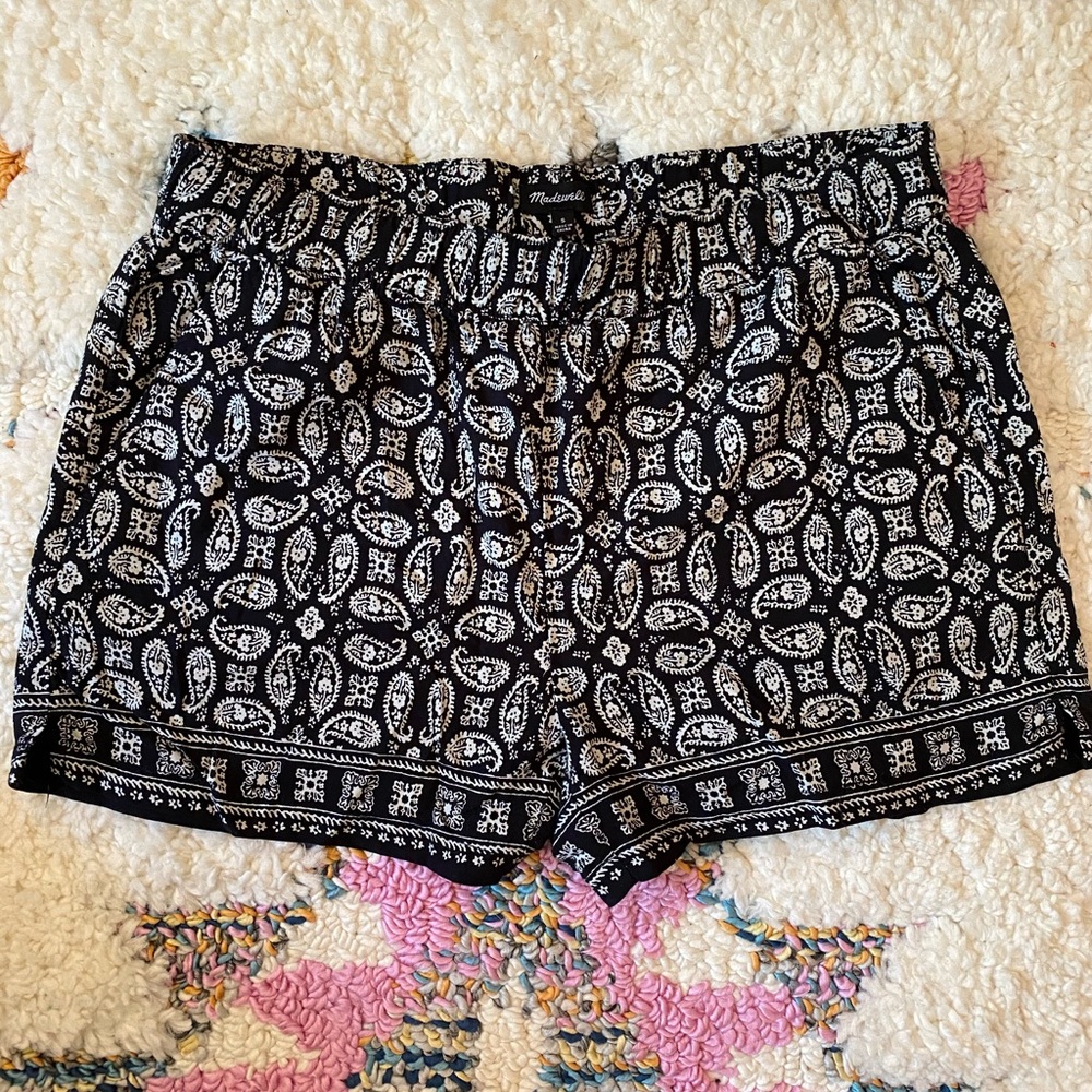 Madewell Pull-On Shorts in Bandana Paisley